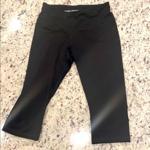Victoria’s Sport Cropped Legging